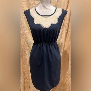 Forever 21 Blue lace dress w pockets